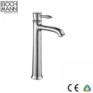 Luxury Traditional  golden color double handle bath faucet