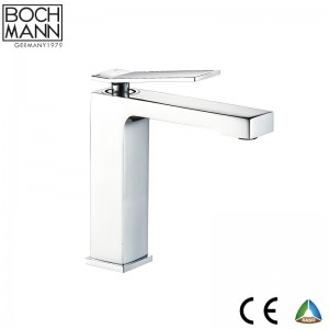 Luxury   chrome  bath faucet