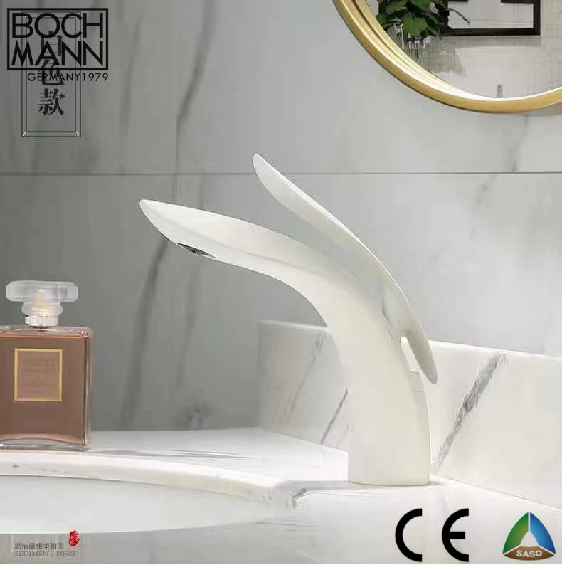 Art Design Brass High Middle East Rose Golden Counter Basin Water Tap for Bathroom